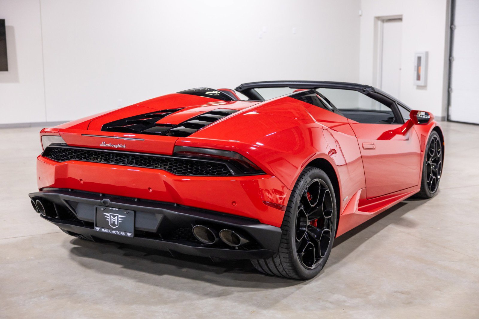 Used 2017 Lamborghini Huracan LP 610-4 image 9