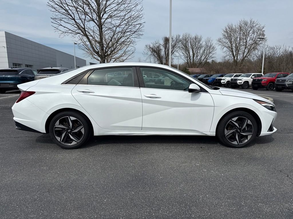Used 2021 Hyundai Elantra Limited image 7