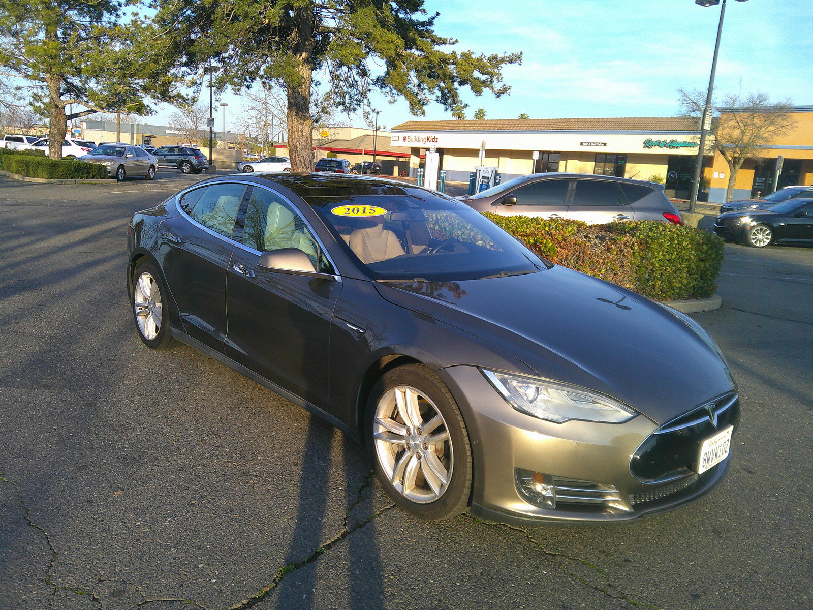 Used 2015 Tesla Model S 85 RWD image 2