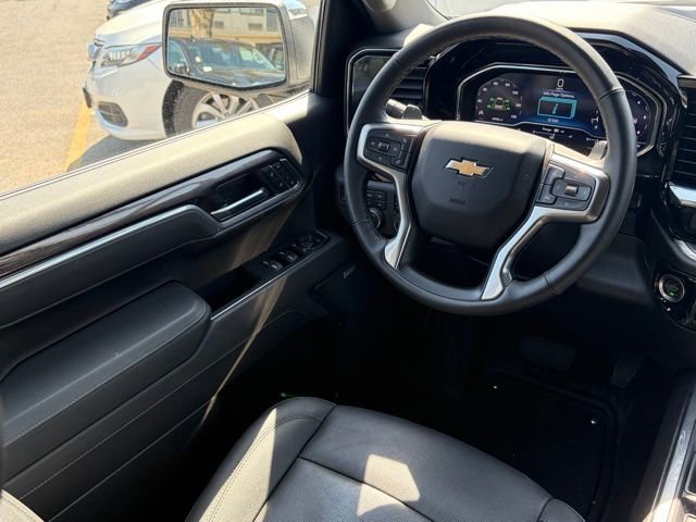 Used 2025 Chevrolet Silverado 1500 LTZ w/ Z71 Off-Road Package AWD/4WD image 31