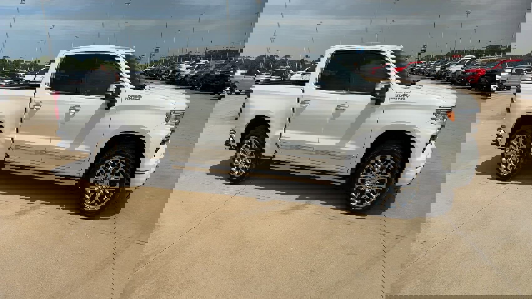 Used 2024 Chevrolet Silverado 1500 High Country w/ High Country Premium Package image 9