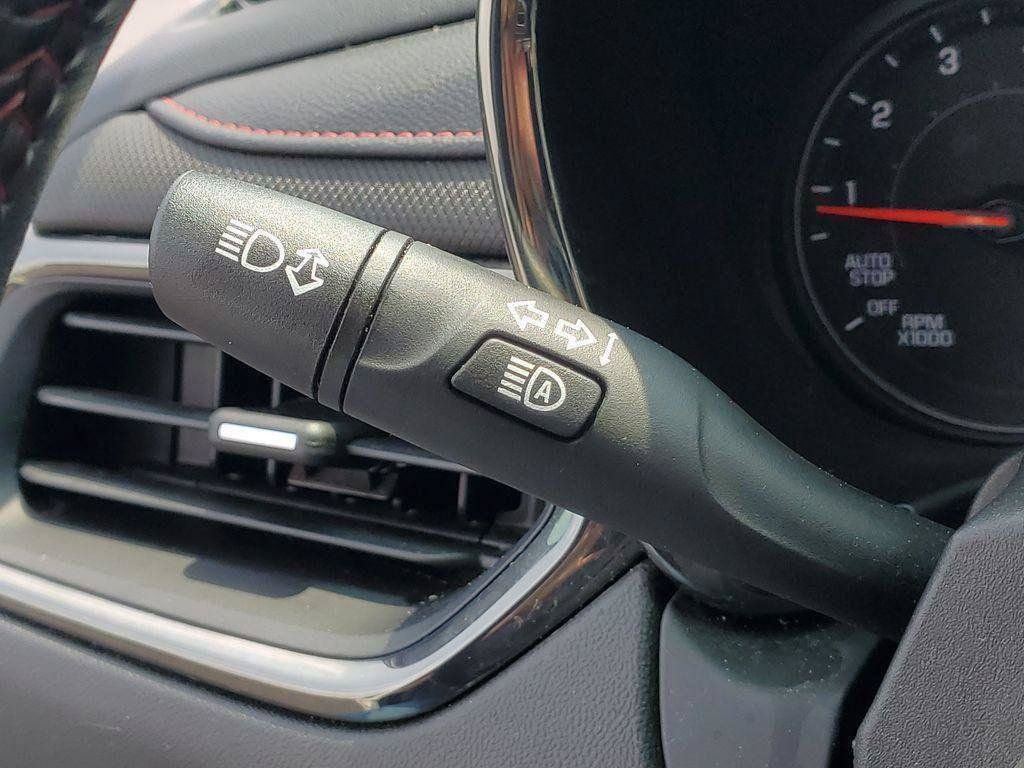 Used 2022 Chevrolet Equinox RS FWD image 13