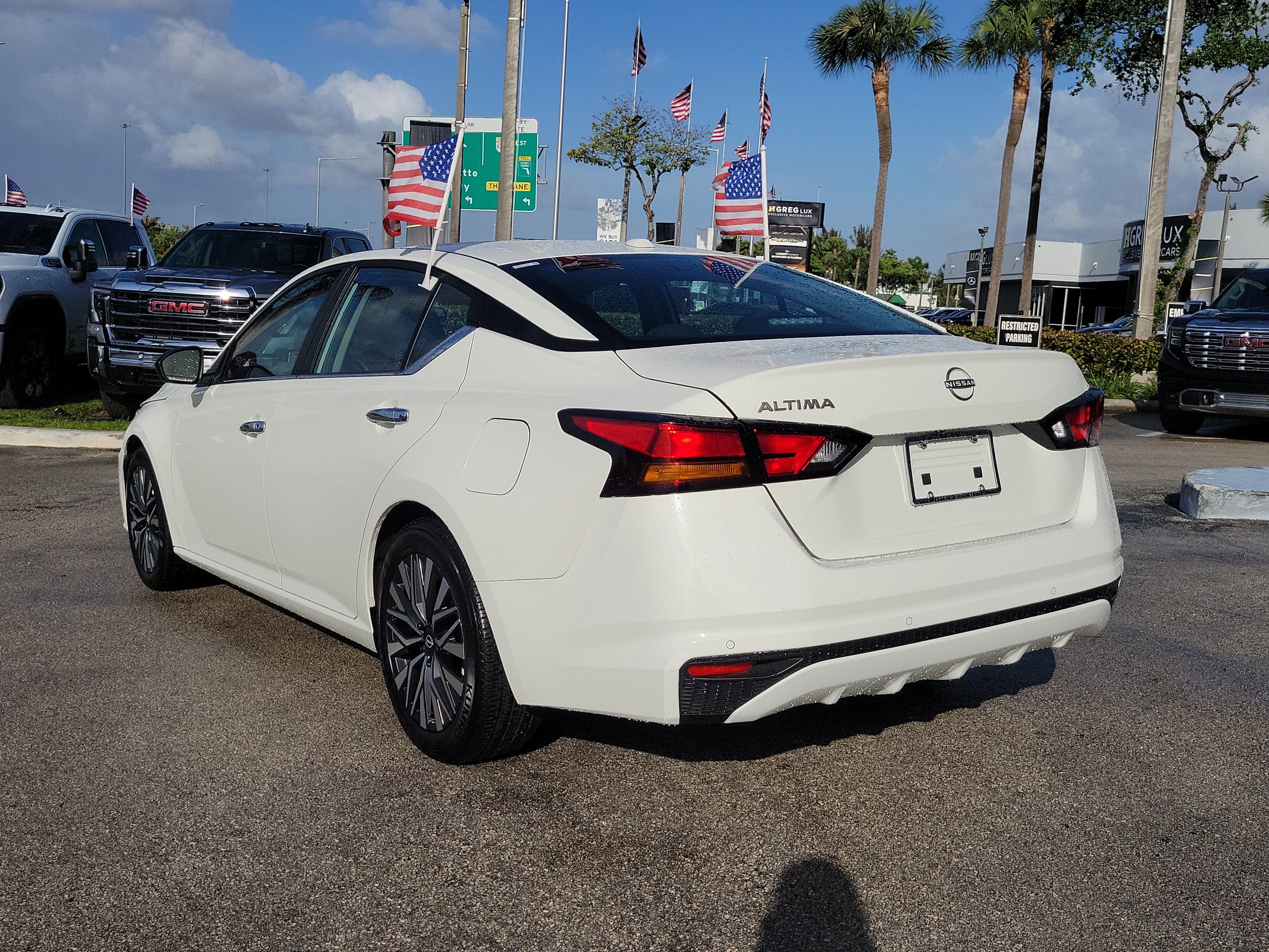 Used 2025 Nissan Altima 2.5 SV image 7