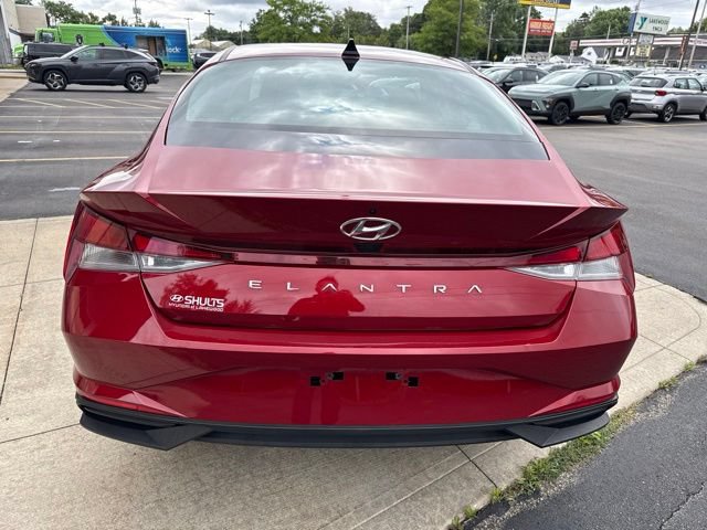 Certified 2023 Hyundai Elantra SEL w/ Convenience Package FWD image 17