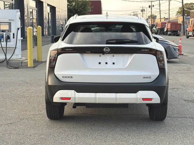 Used 2025 Nissan Kicks SV w/ SV Premium Package AWD/4WD image 6