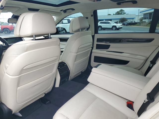 Used 2015 BMW 750Li RWD image 11