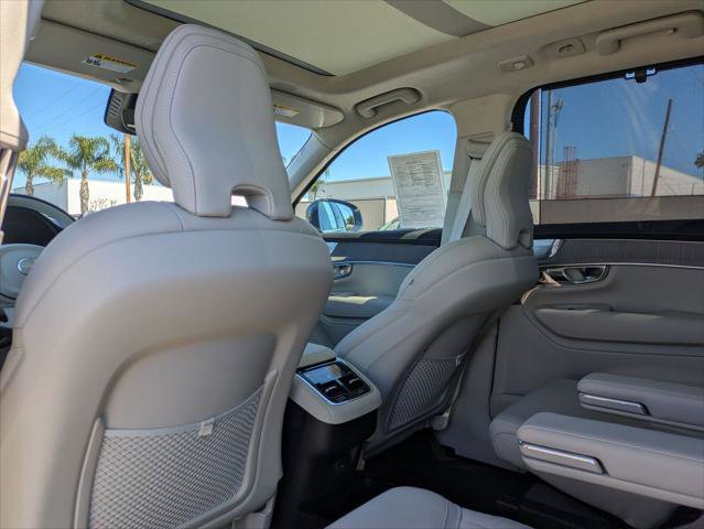 Used 2025 Volvo XC90 B6 Ultra w/ Lounge Package image 24