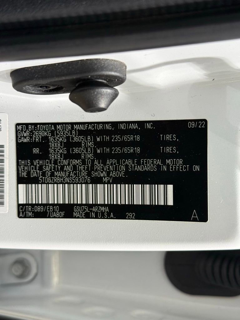 Used 2022 Toyota Highlander XLE image 32