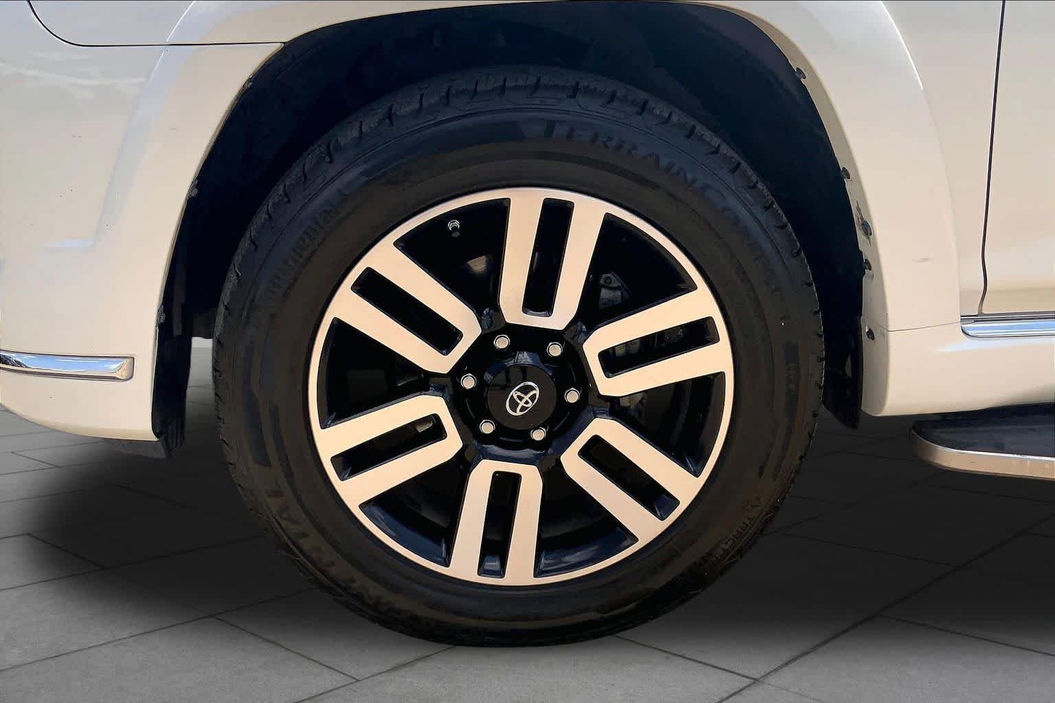 Used 2018 Toyota 4Runner Limited RWD image 10