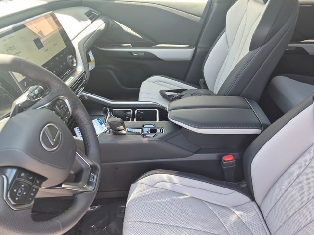 New 2026 Lexus TX 500h AWD image 12