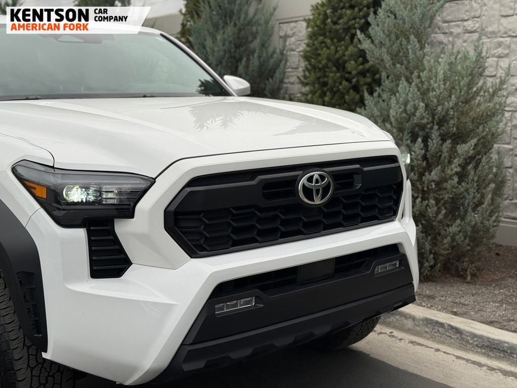 Used 2025 Toyota Tacoma TRD Off-Road image 14