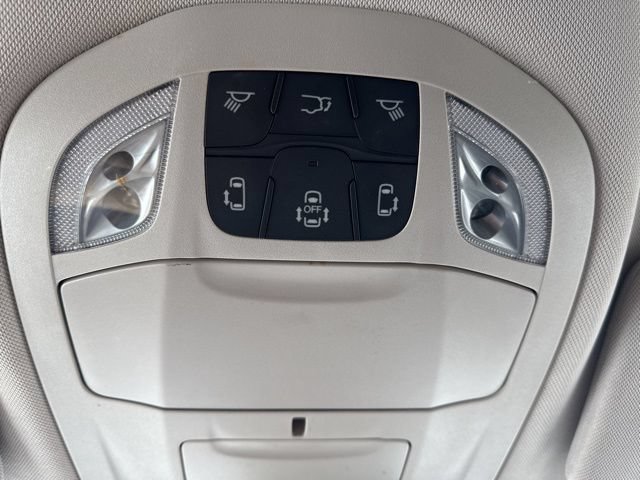Used 2024 Chrysler Pacifica Touring-L FWD image 14