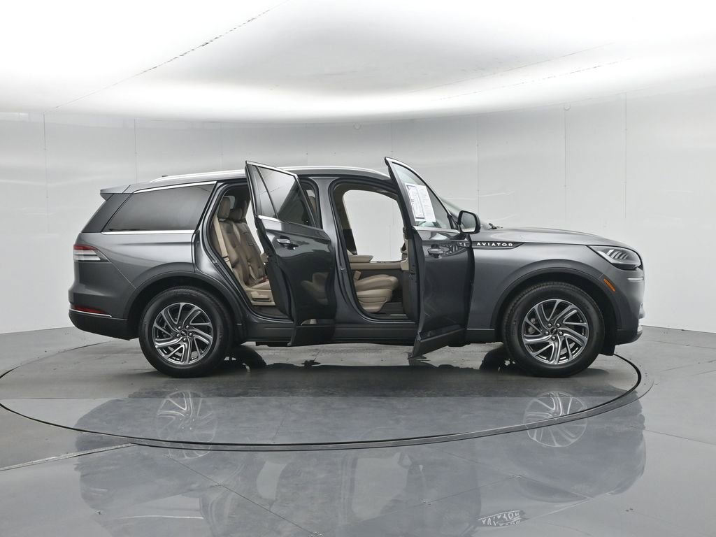 Used 2023 Lincoln Aviator Standard image 36