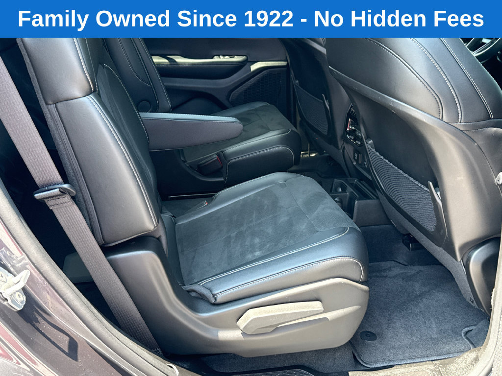 Used 2025 Jeep Grand Cherokee L Laredo AWD/4WD image 15