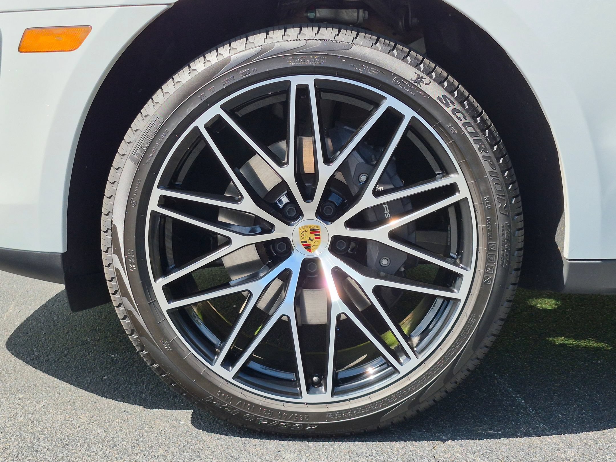 Certified 2026 Porsche Macan AWD/4WD image 36