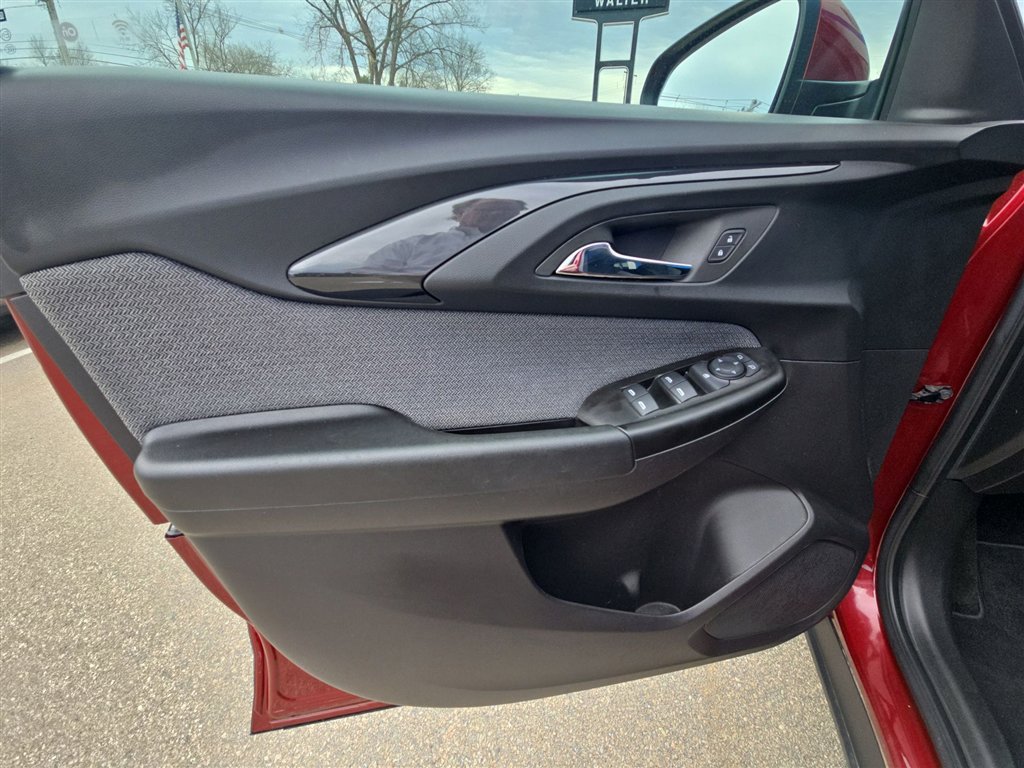 Used 2023 Chevrolet TrailBlazer LT w/ Convenience Package image 20