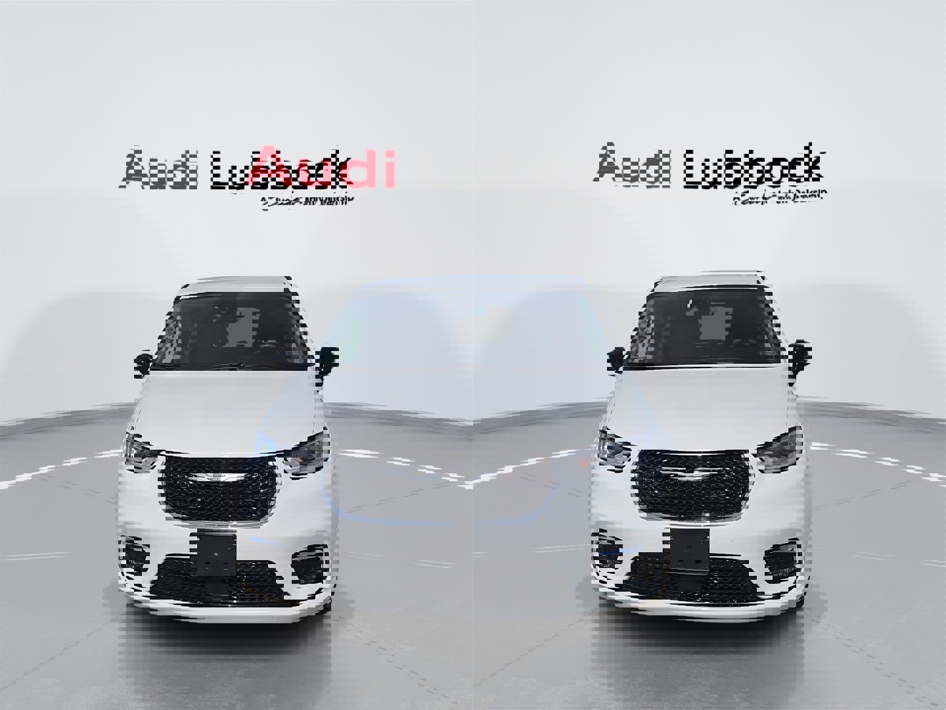 Used 2024 Chrysler Pacifica Touring-L image 3