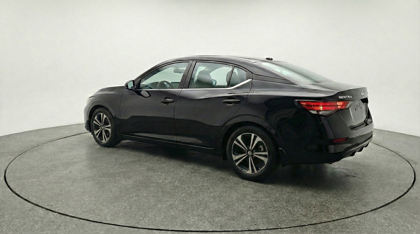 Used 2025 Nissan Sentra SV image 6