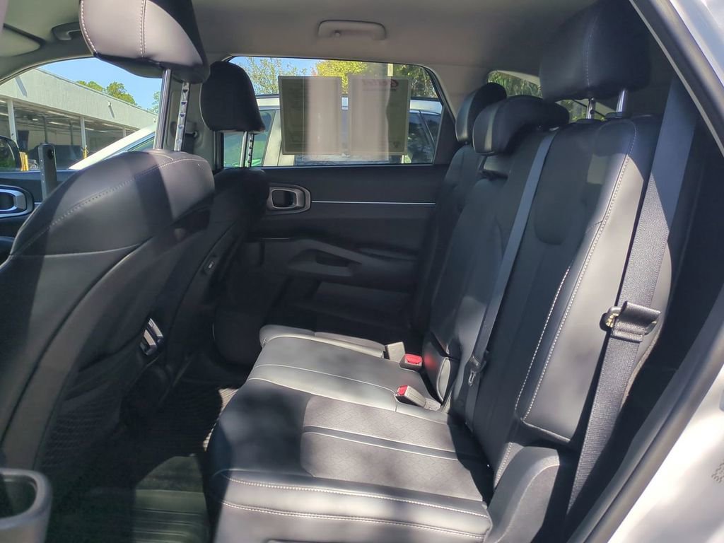 Used 2021 Kia Sorento S image 13