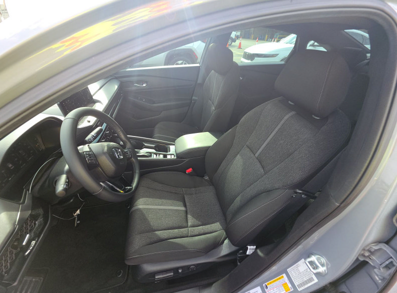 Used 2025 Honda Accord Sport image 8