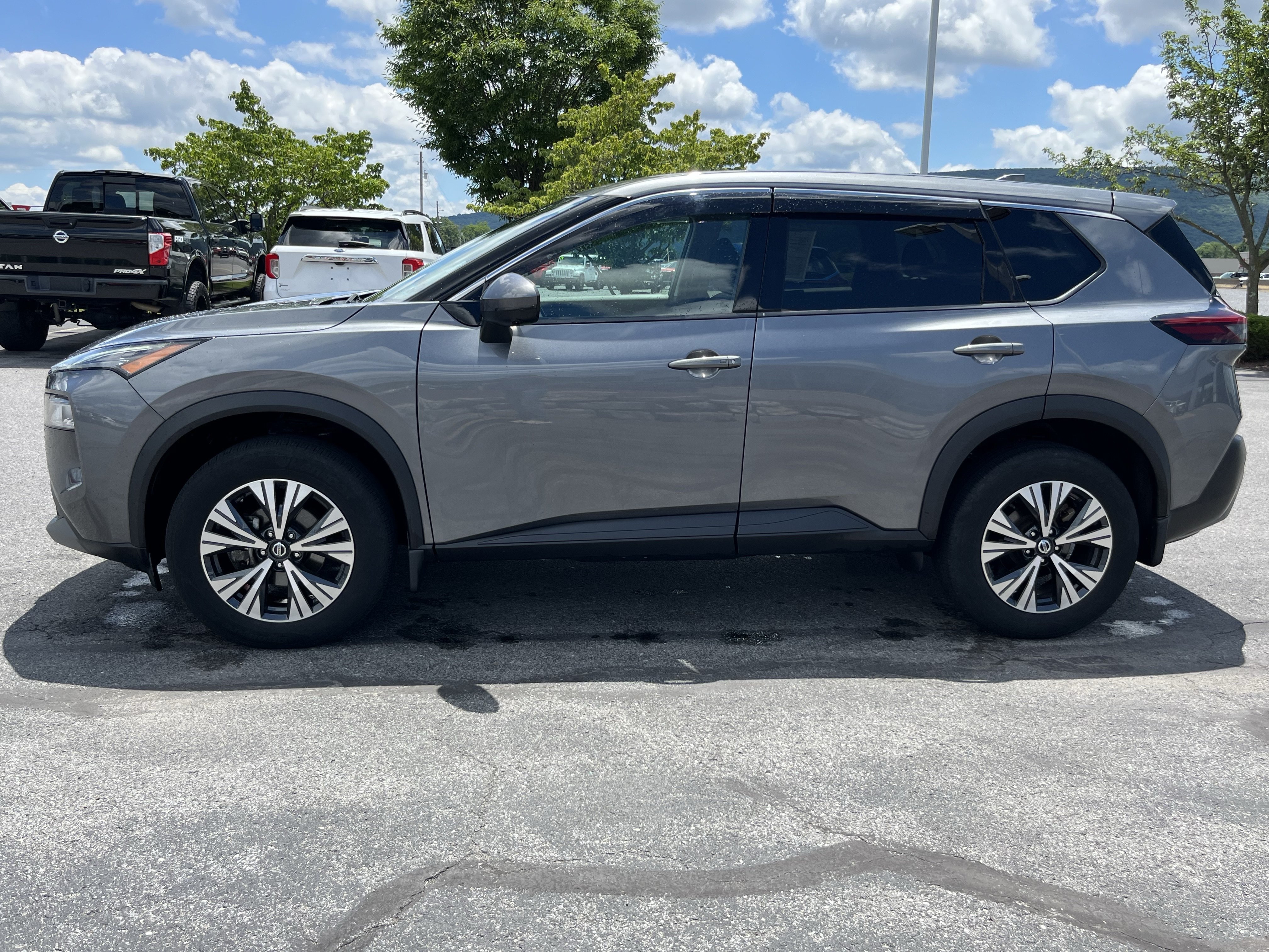 Used 2021 Nissan Rogue SV AWD/4WD image 9