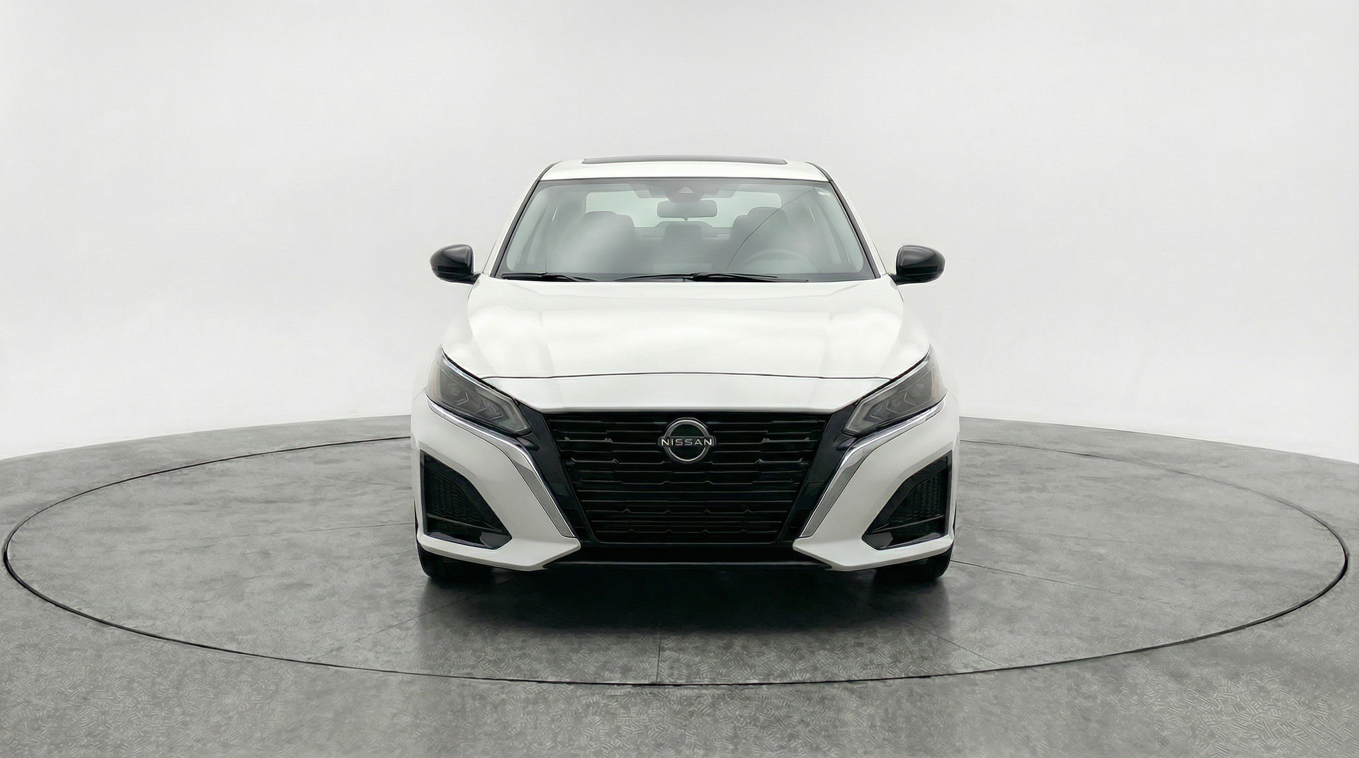 Used 2025 Nissan Altima 2.5 SV image 2