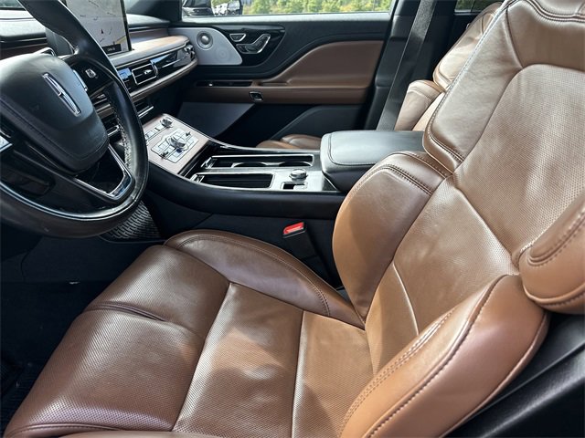 Used 2022 Lincoln Aviator Reserve w/ Equipment Group 201A image 9