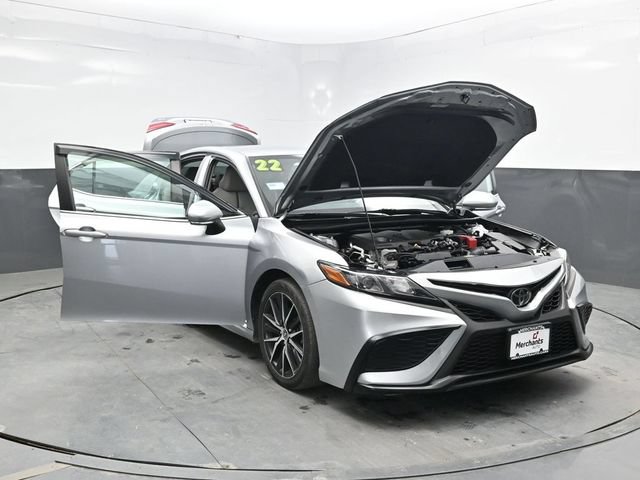 Used 2022 Toyota Camry SE FWD image 33
