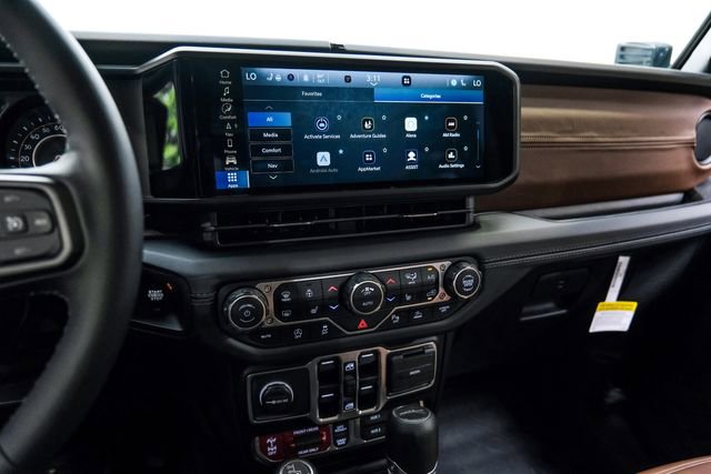 Used 2025 Jeep Gladiator Rubicon w/ Safety Group AWD/4WD image 70