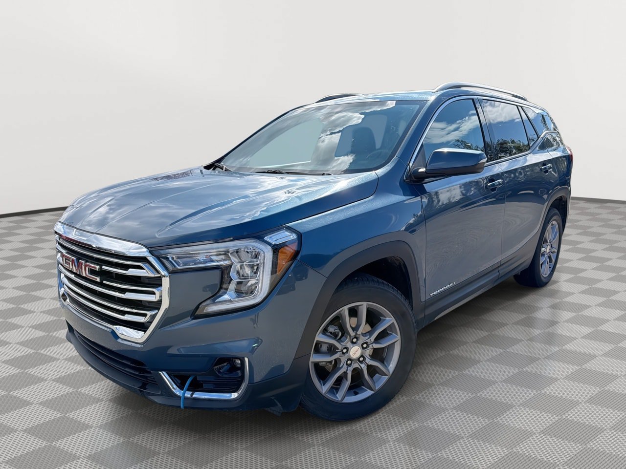 Used 2024 GMC Terrain SLT
