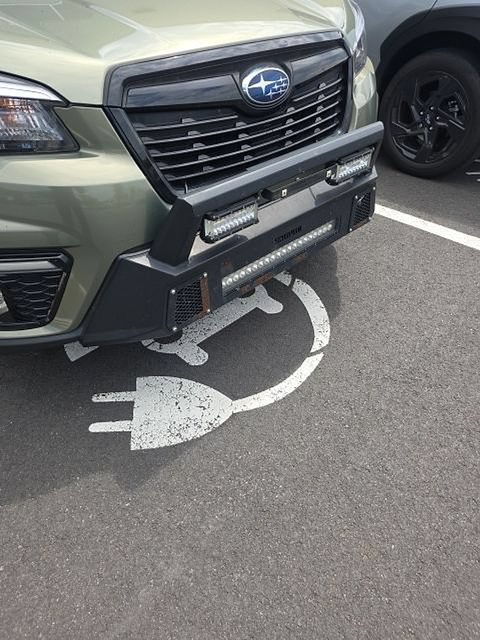 Used 2020 Subaru Forester Premium AWD/4WD image 3
