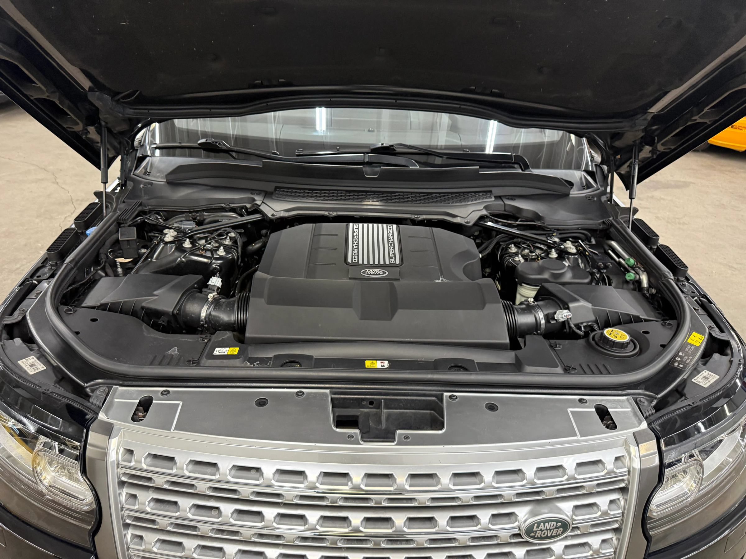 Used 2016 Land Rover Range Rover Autobiography AWD/4WD image 12