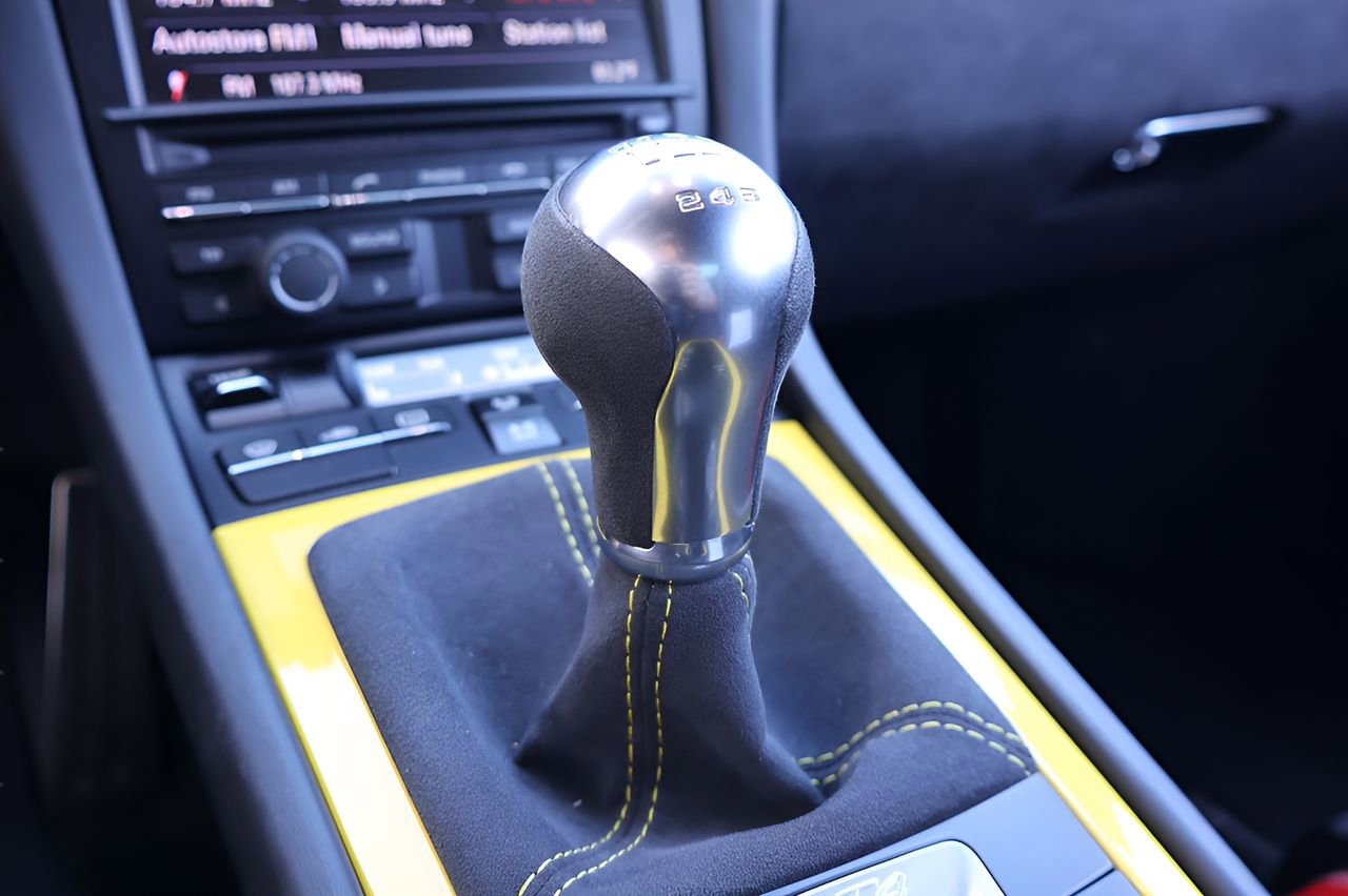 Used 2016 Porsche Cayman GT4 RWD image 21