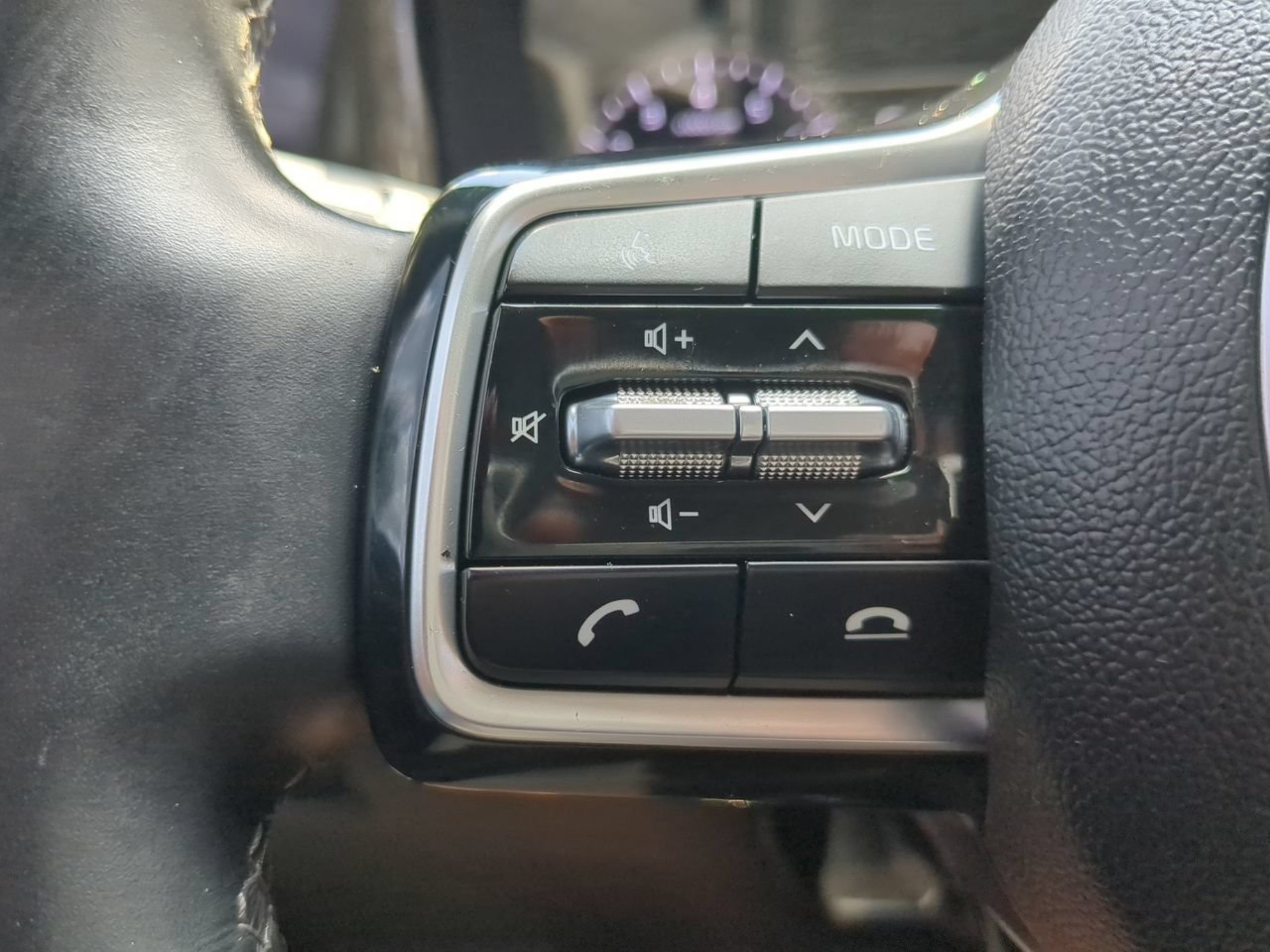 Certified 2022 Kia Sorento SX FWD image 31