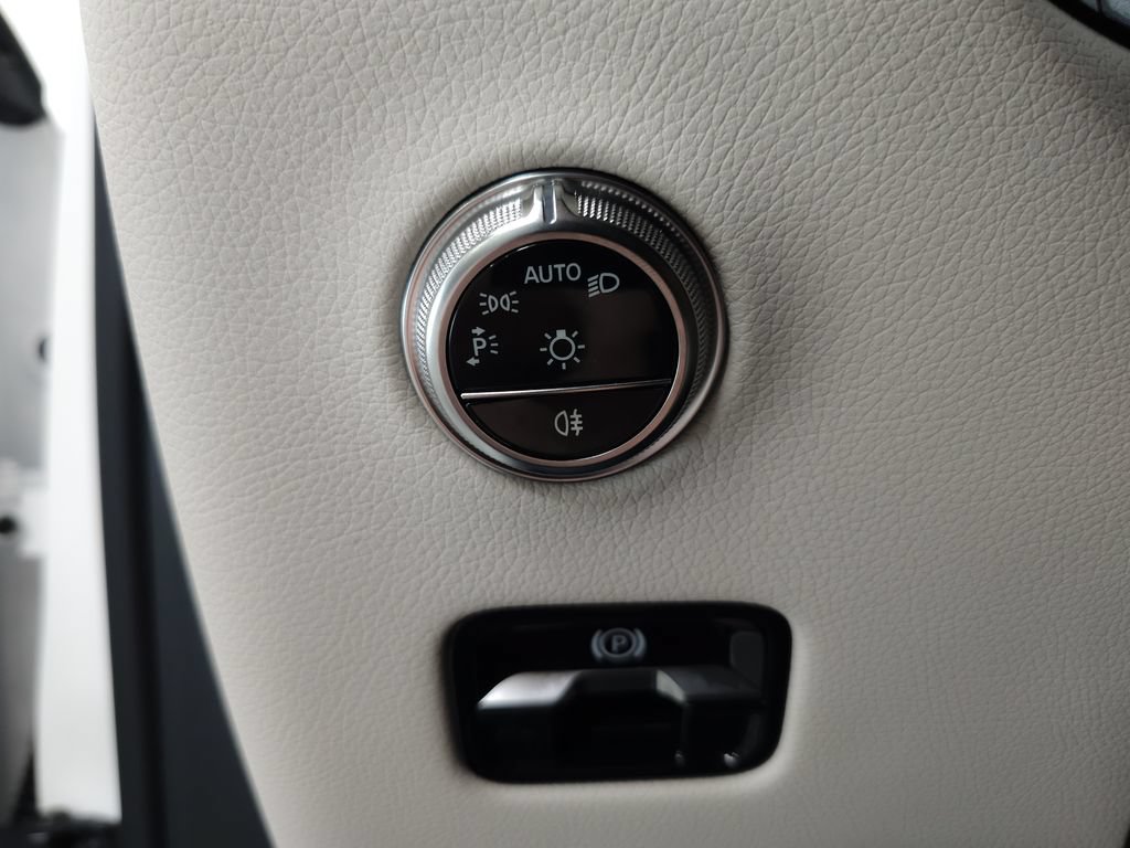 Certified 2026 Mercedes-Benz GLC 300 4MATIC image 9
