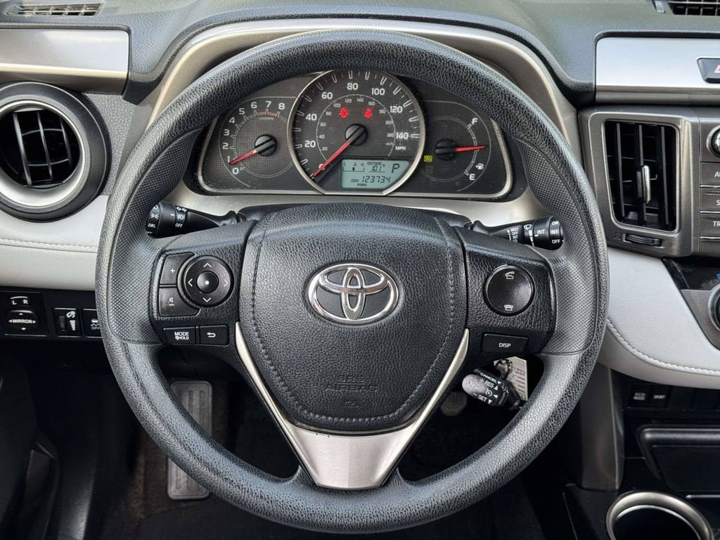 Used 2013 Toyota RAV4 XLE AWD/4WD image 11
