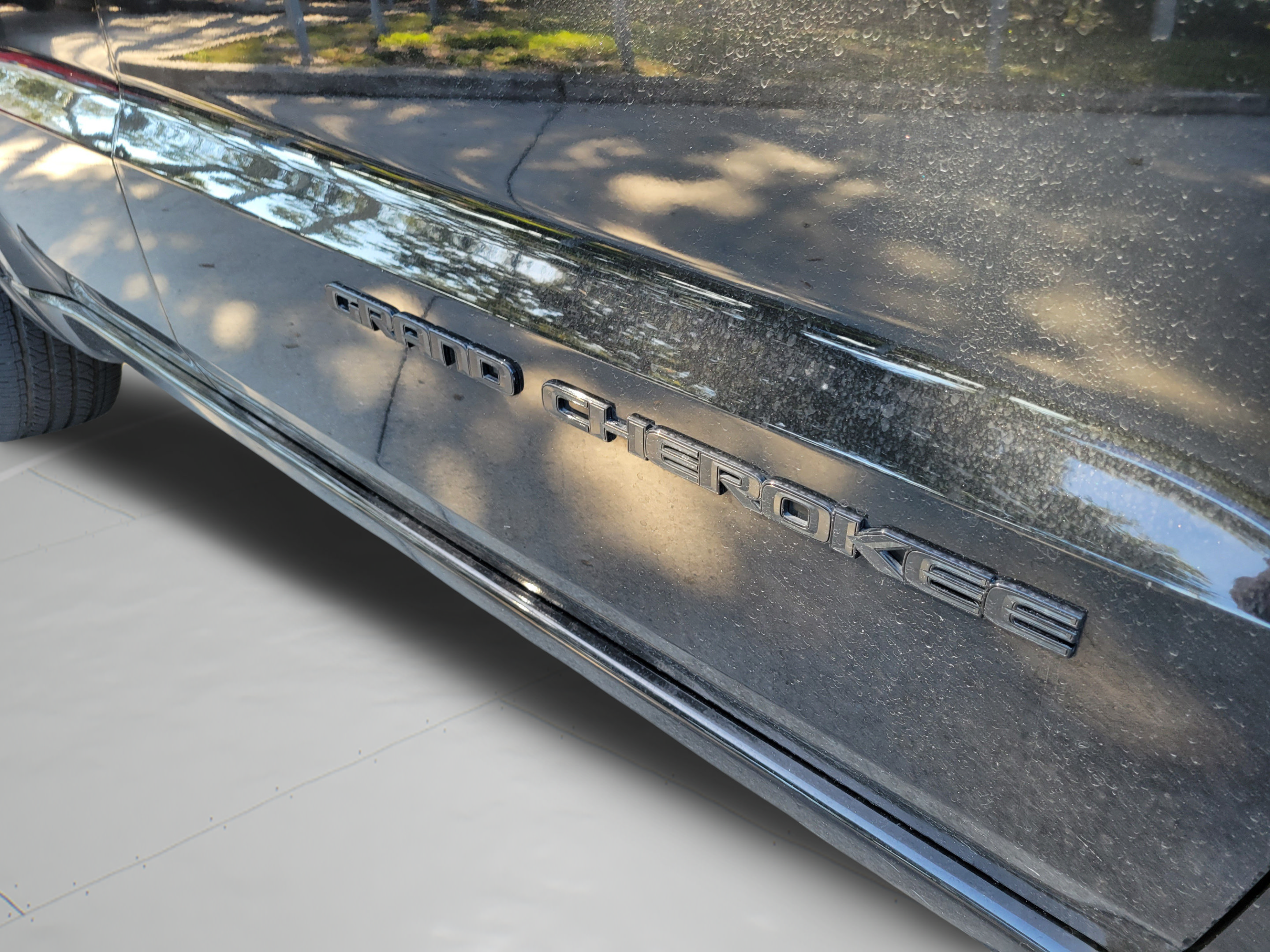 Used 2020 Jeep Grand Cherokee Altitude AWD/4WD image 28