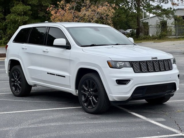 Used 2022 Jeep Grand Cherokee Laredo X image 11