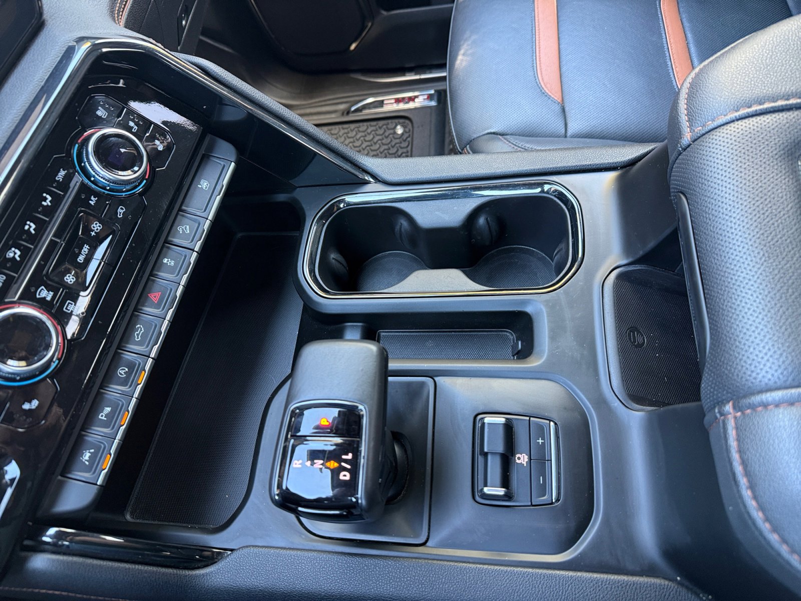 Used 2022 GMC Sierra 1500 AT4 w/ AT4 Premium Package image 23
