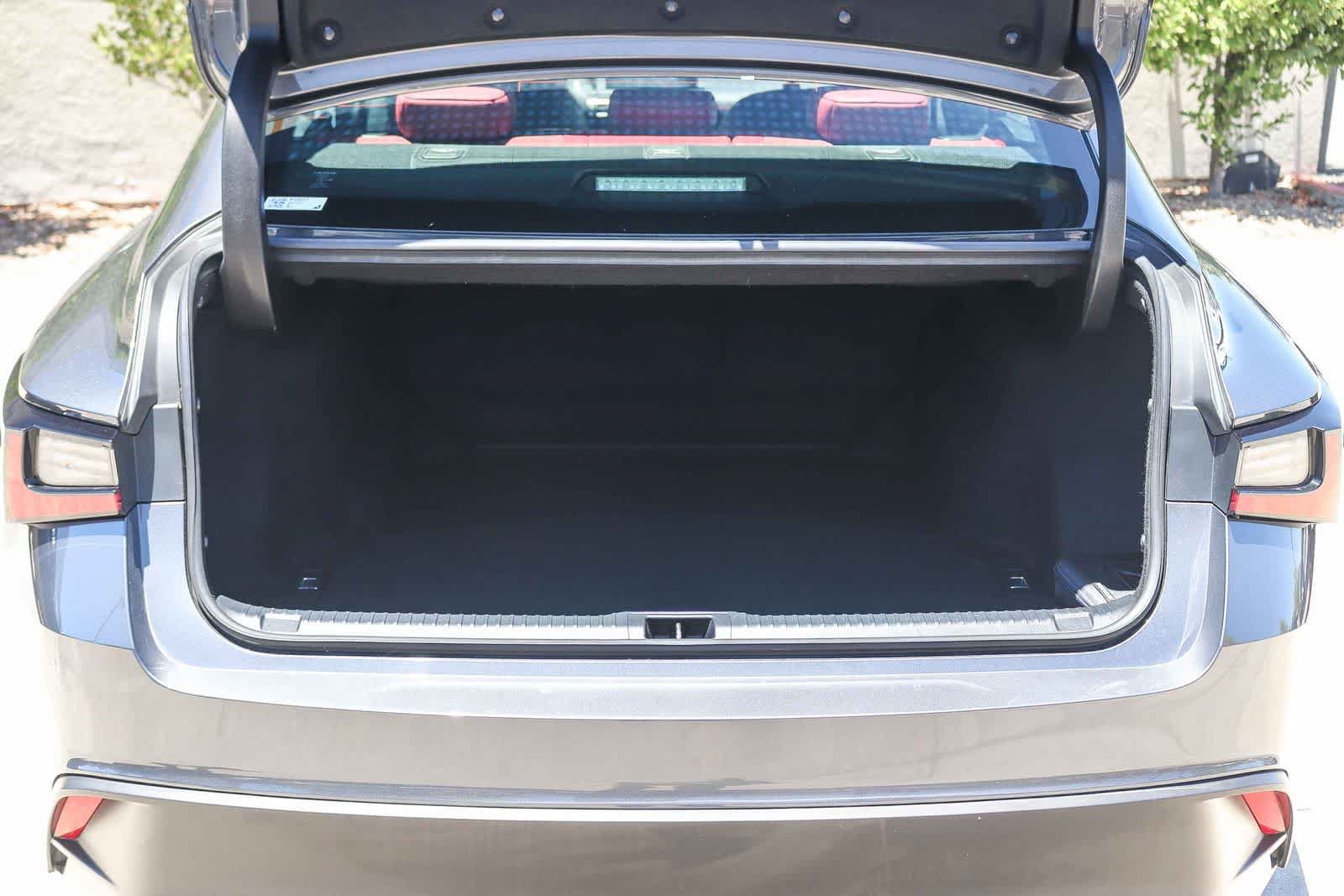 Used 2022 Lexus IS 300 RWD image 26