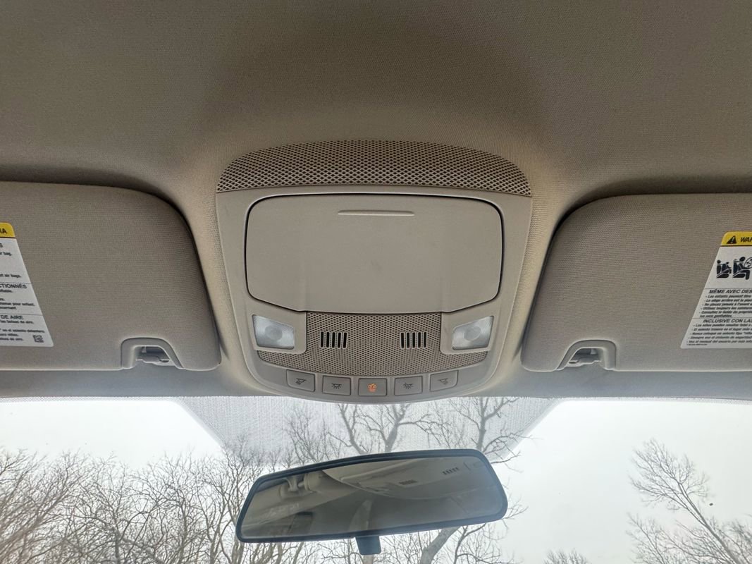 Used 2017 Ford Fusion SE w/ Equipment Group 201A image 16