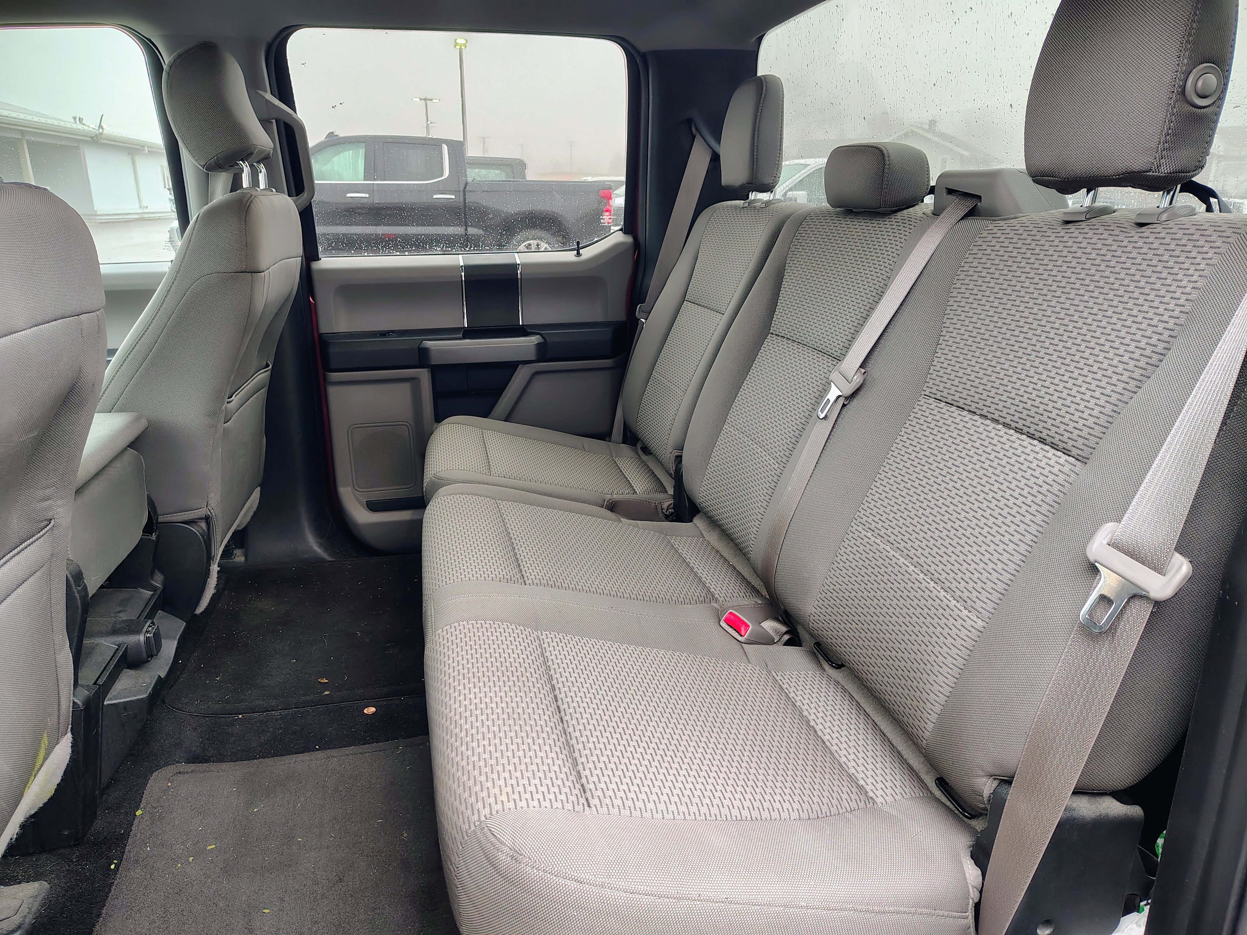 Used 2015 Ford F150 XLT image 14