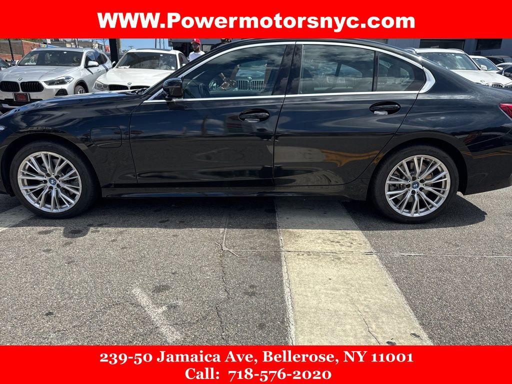 Used 2024 BMW 330e xDrive w/ Convenience Package image 2