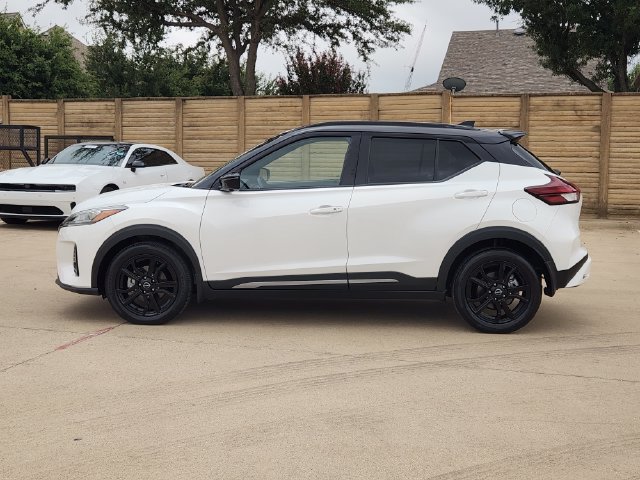 Used 2023 Nissan Kicks SR FWD image 12