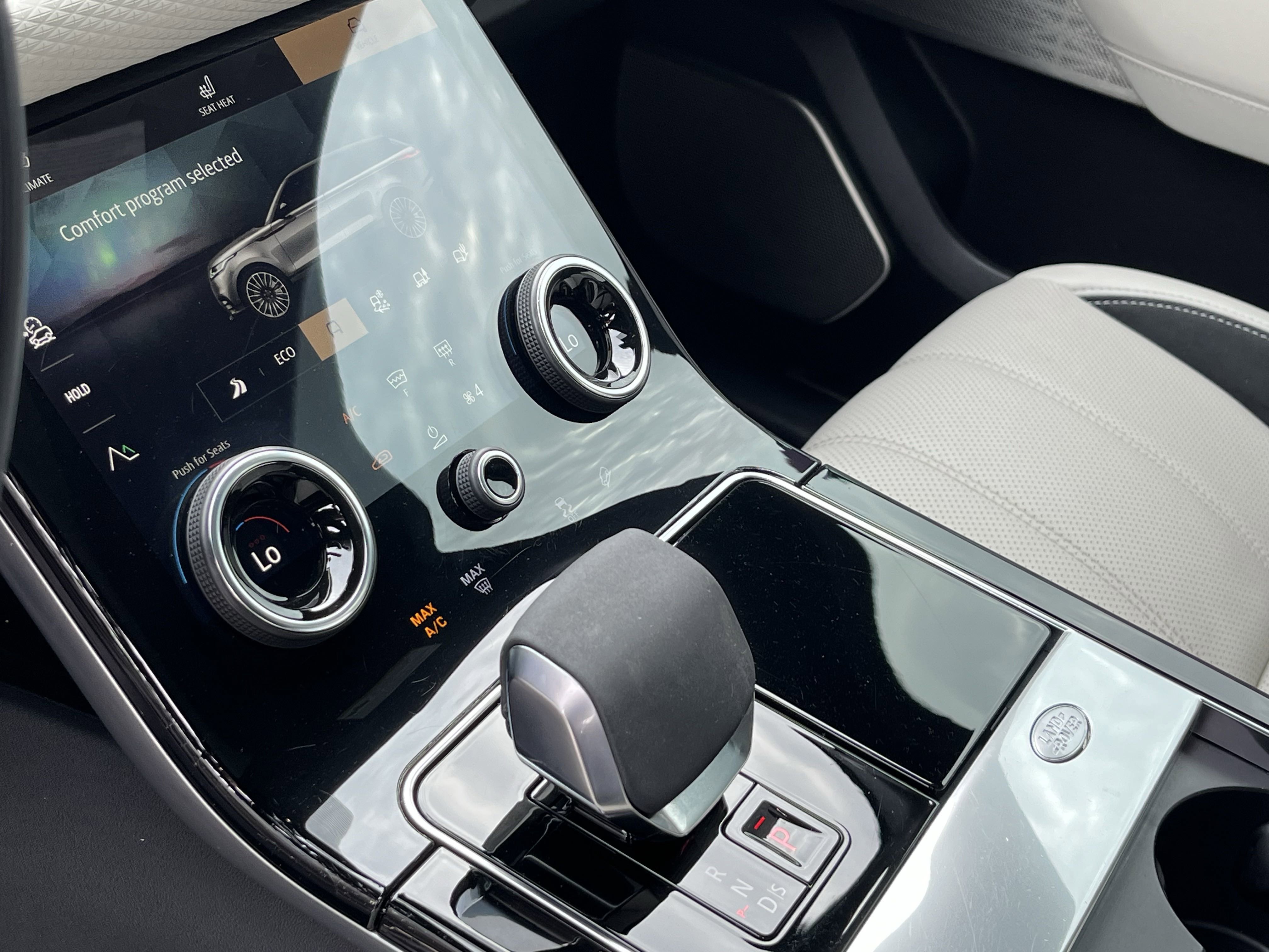 Certified 2023 Land Rover Range Rover Velar R-Dynamic S image 25