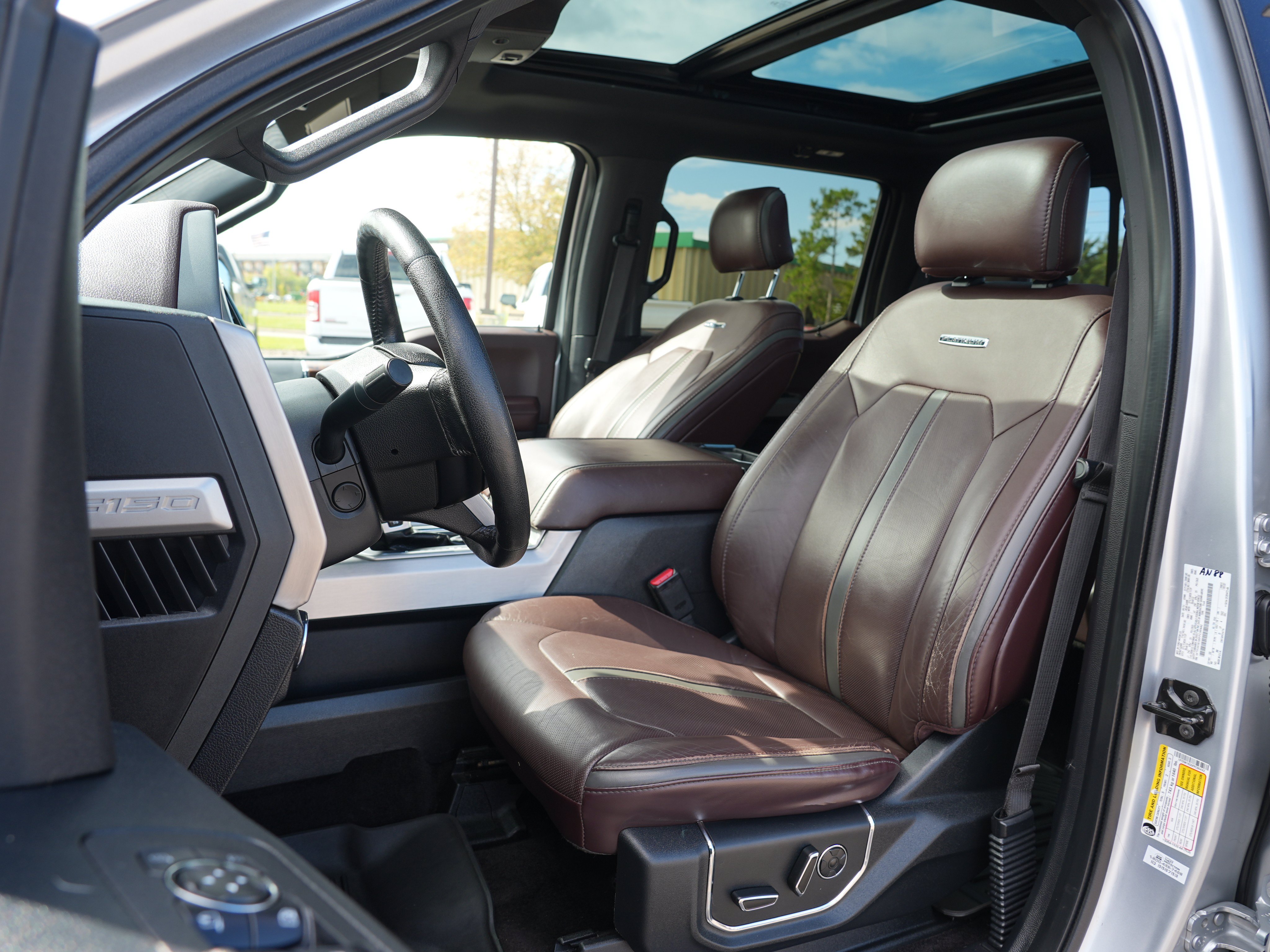 Used 2015 Ford F150 Platinum w/ Max Trailer Tow Package AWD/4WD image 12