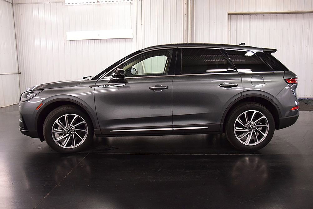 Used 2024 Lincoln Corsair AWD w/ Equipment Group 101A image 4