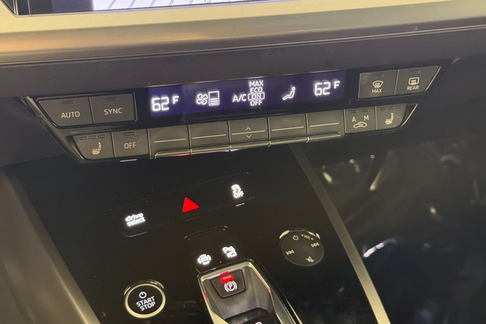 Certified 2023 Audi Q4 e-tron Premium Plus w/ Premium Plus AWD/4WD image 20
