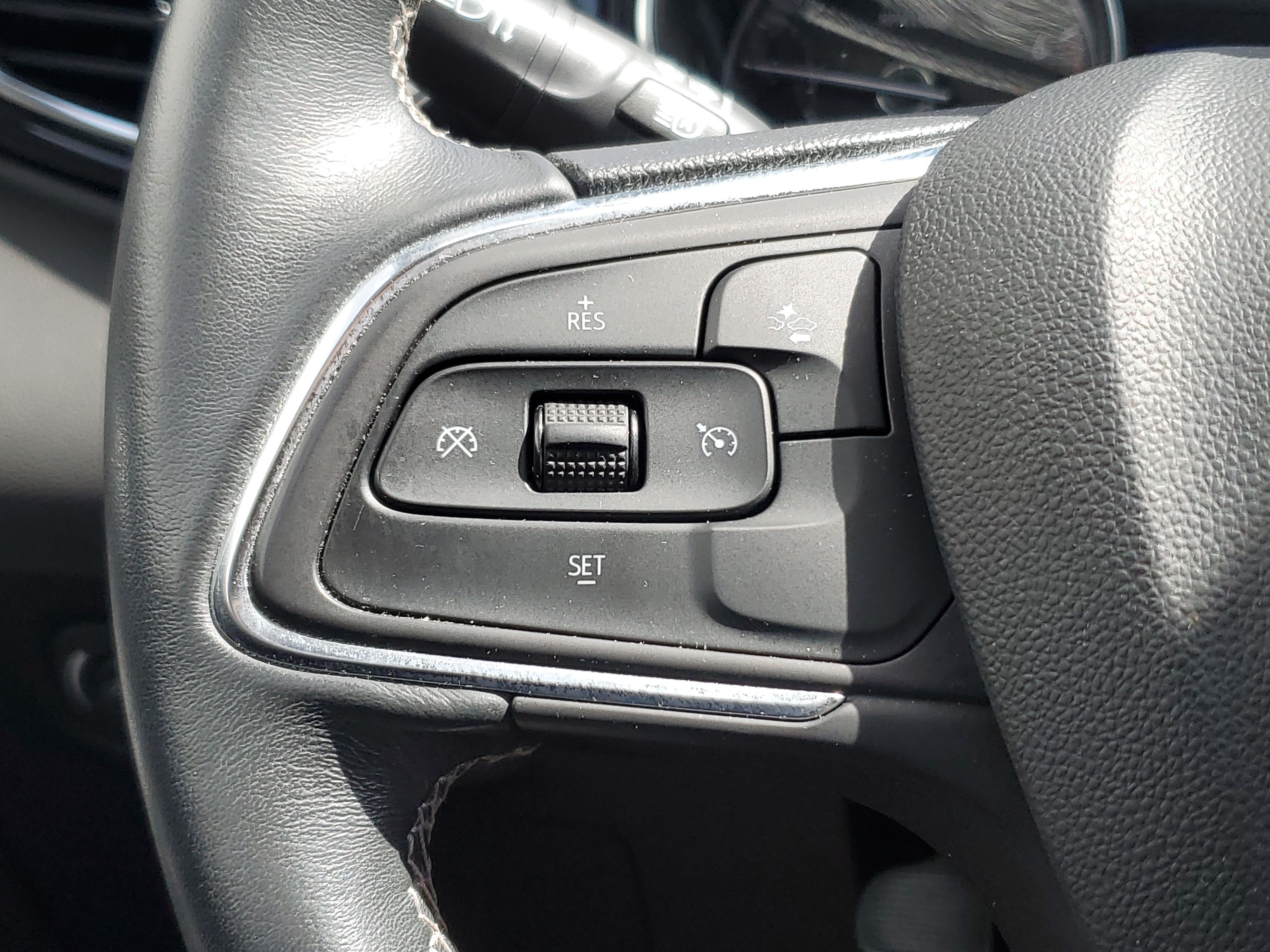 Used 2023 Buick Encore GX Select w/ Sport Touring Package FWD image 24