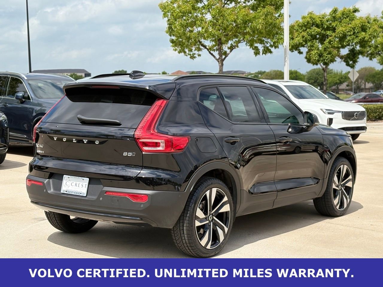 Certified 2024 Volvo XC40 B5 Plus image 8